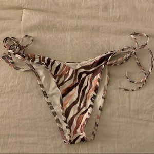 frankie’s bikini bottoms